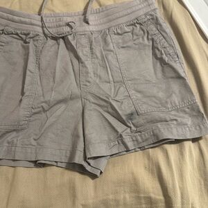 Gap shorts